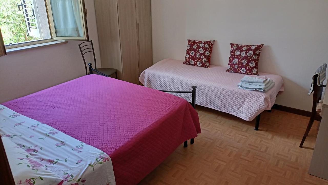 Marco - Camere Con Bagno Privato Vicino Al Centro Foligno Exterior foto