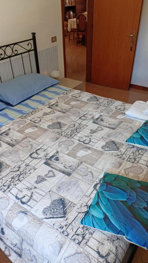 Marco - Camere Con Bagno Privato Vicino Al Centro Foligno Exterior foto