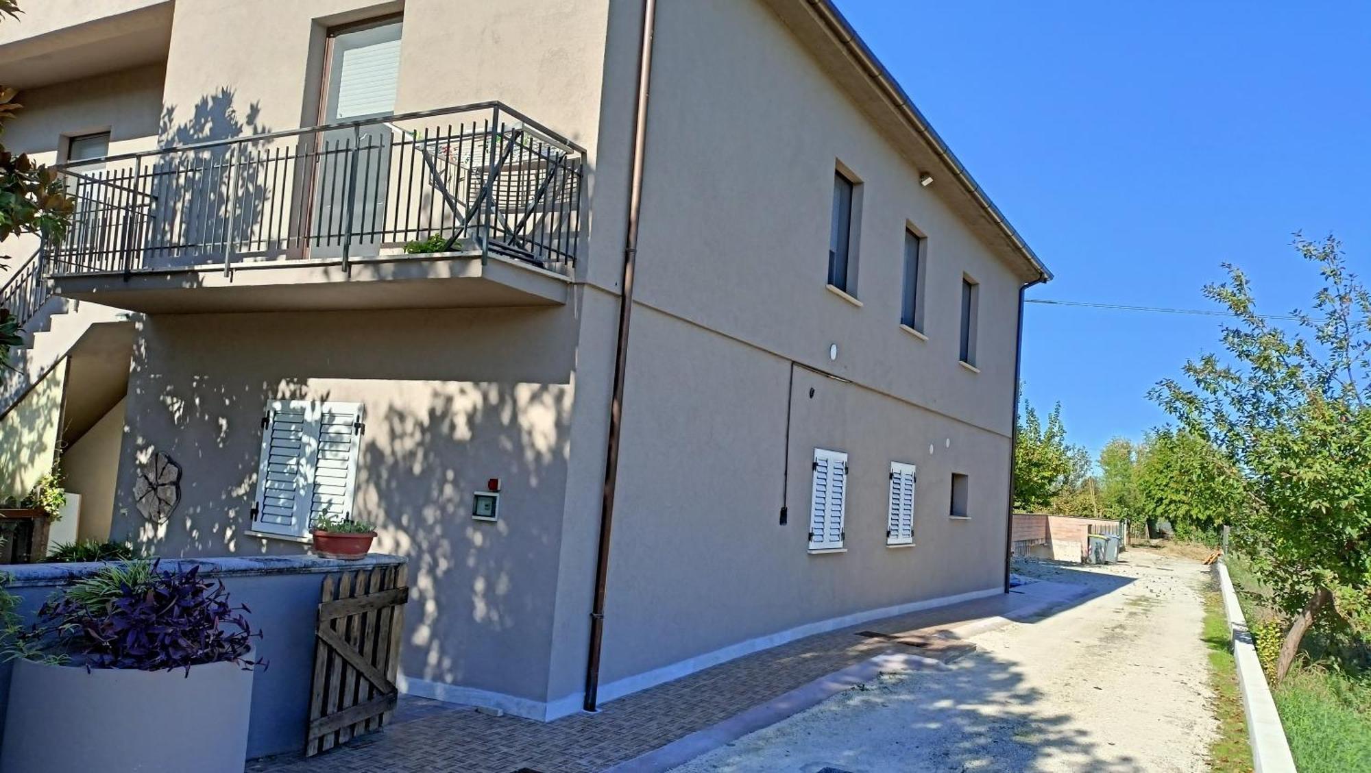 Marco - Camere Con Bagno Privato Vicino Al Centro Foligno Exterior foto